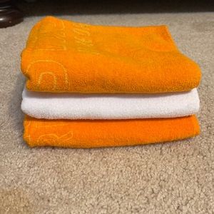 💪🏼THREE Orangetheory workout towels💪🏼